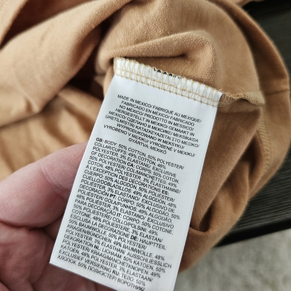 The North Face Women's Heritage Patch Long Sleeve T- Shirt - Picture 6 of 6